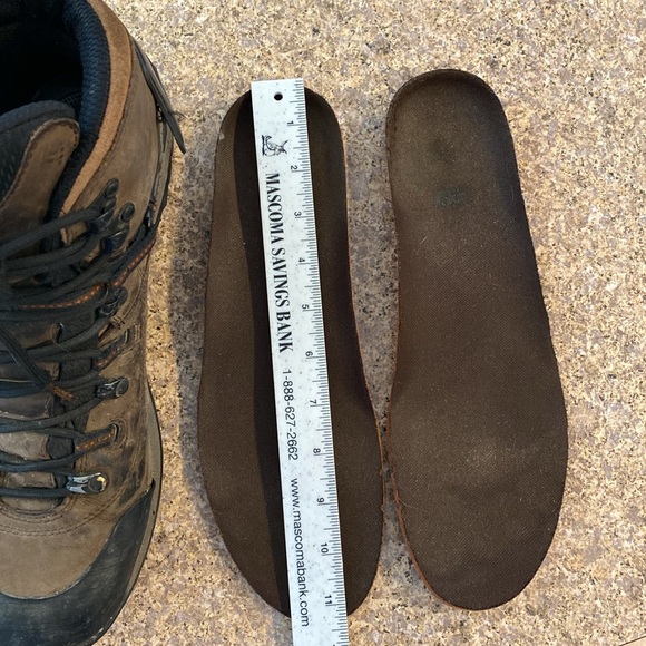 🔥Sale🔥 Merrell Hiking Boots With FLAWS Leather Men’s Maybe 10.5? Vibram Soles - Picture 10 of 17